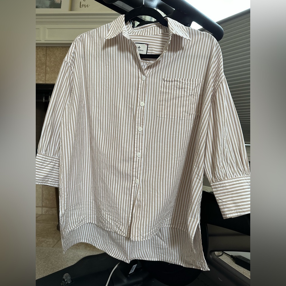 Tuckernuck button down size S